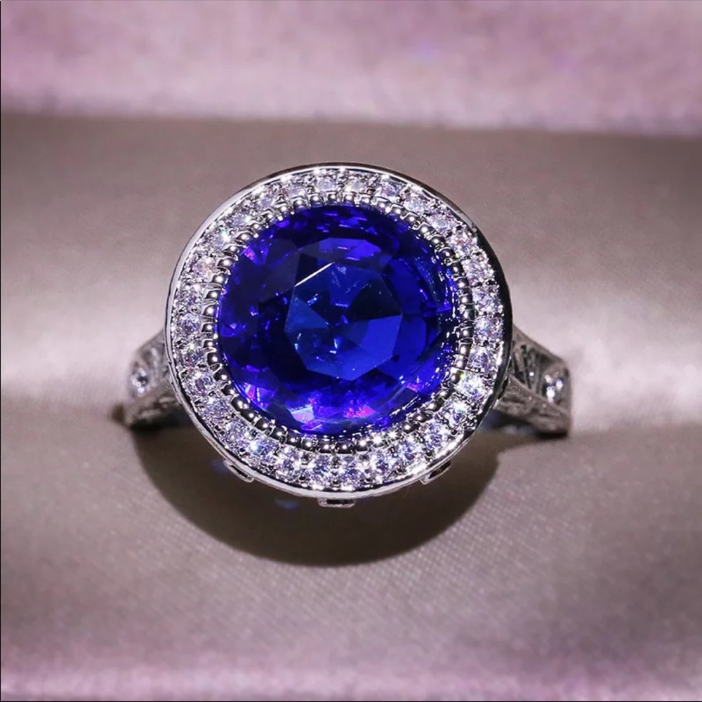New Unisex 925 Silver Sapphire Engagement Wedding Band Ring Luxury - Picture 2 of 4